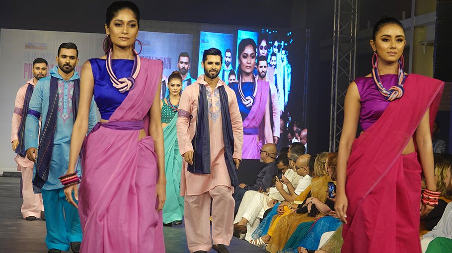 Bibi Russell’s fundraiser show enthralls Dhaka audience