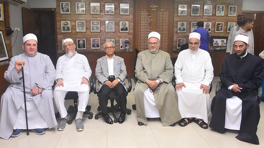 Egyptian team meets DU VC