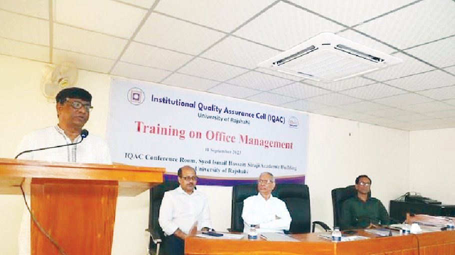 4-day office management training course   begins at RU