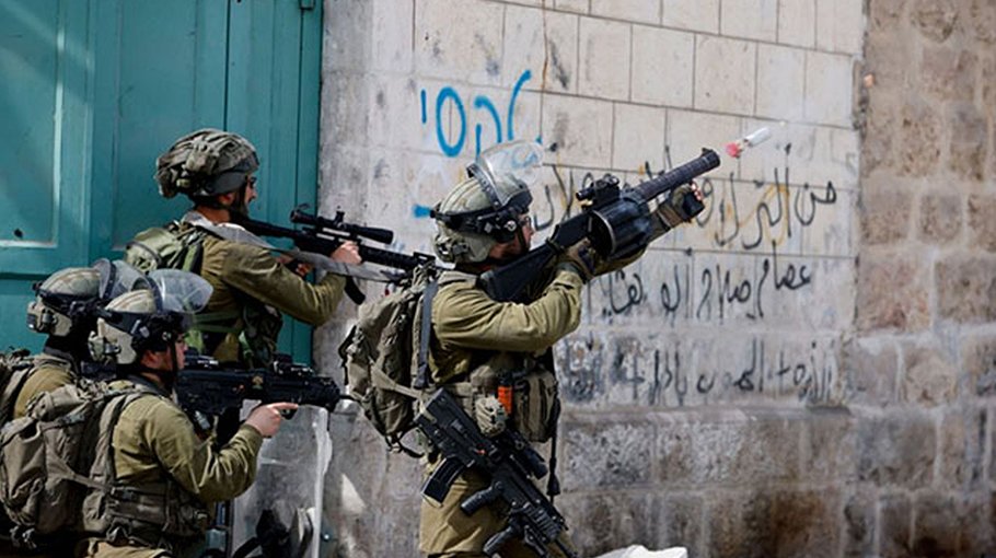 Israeli troops kill two Palestinians in  West Bank