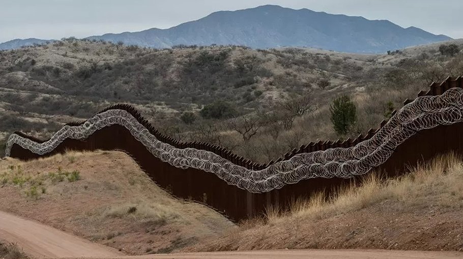 Biden faces  growing criticism over Texas border wall