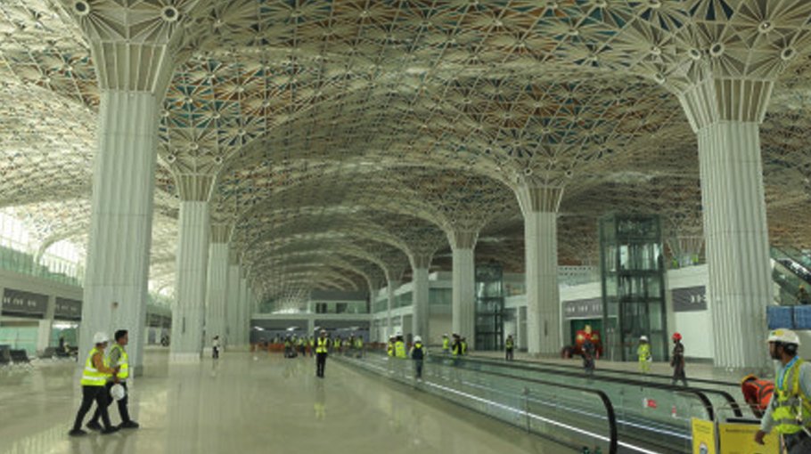 PM greets all involved in construction of HSIA 3rd terminal