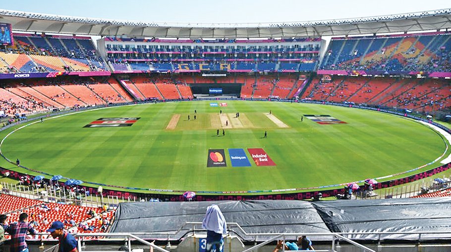 Former stars lash out on  audience attendance in WC