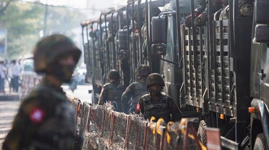 29 killed in army strike  on camp for displaced  people in Myanmar