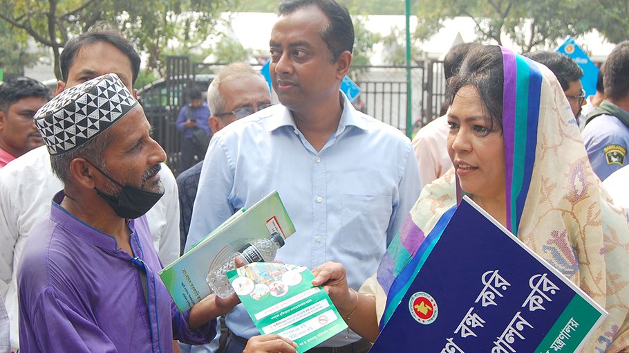 One-minute silence observed in Dhaka city