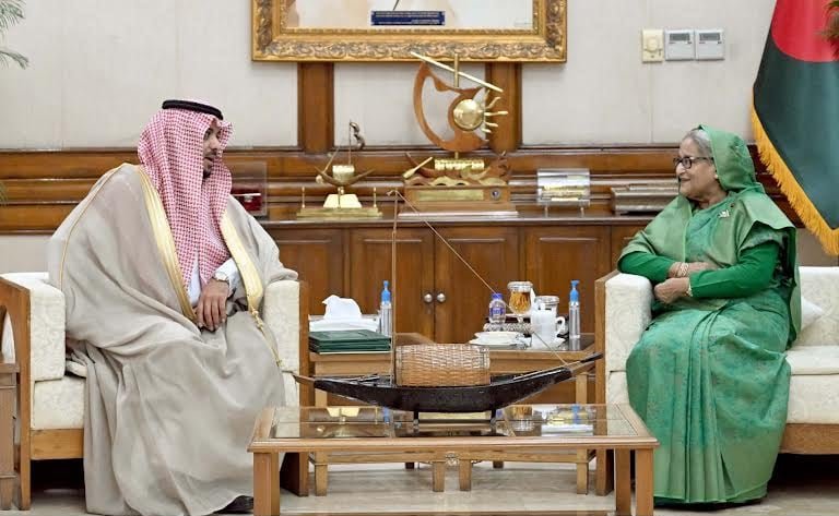 PM stresses dialogue to solve issues among OIC neighbours