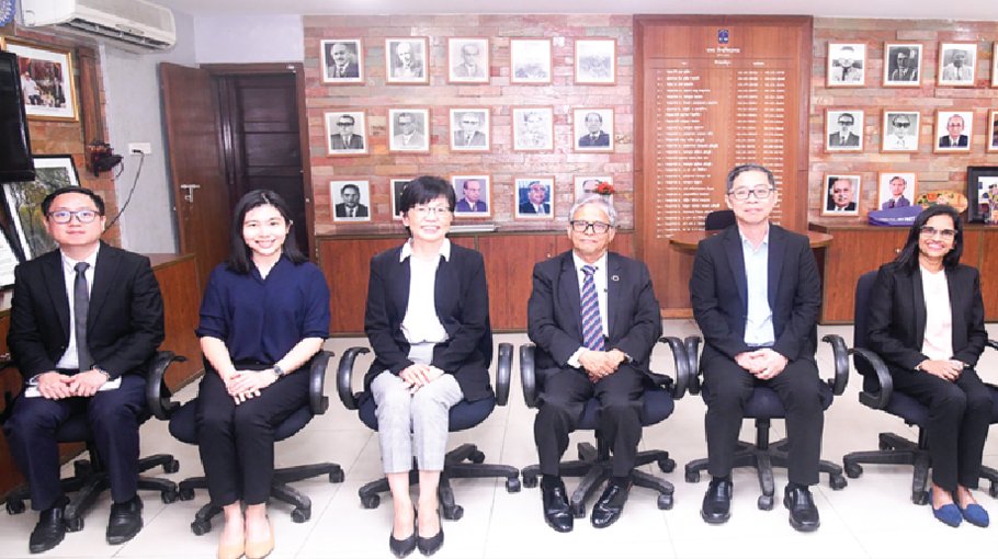 Malaysian delegation calls on DU VC