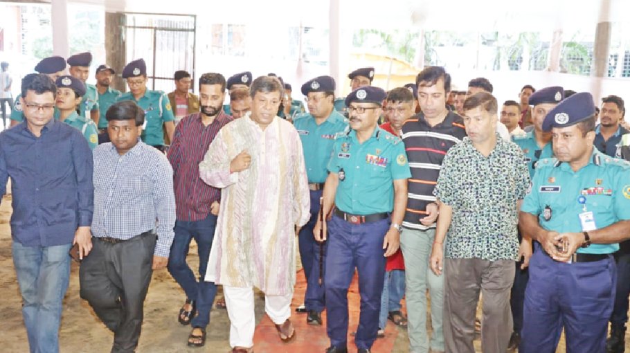 Four-tier security measures ensured for Puja mandaps in Ctg