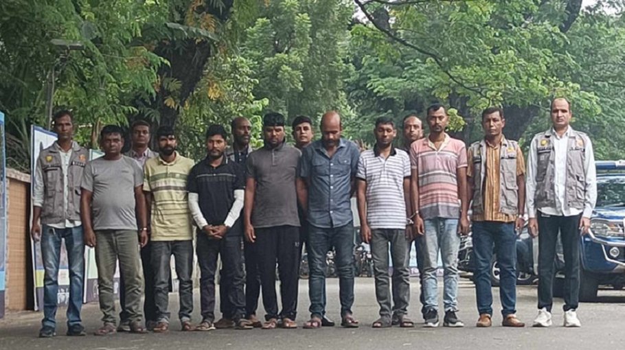 Seven held for  robbery on Expressway
