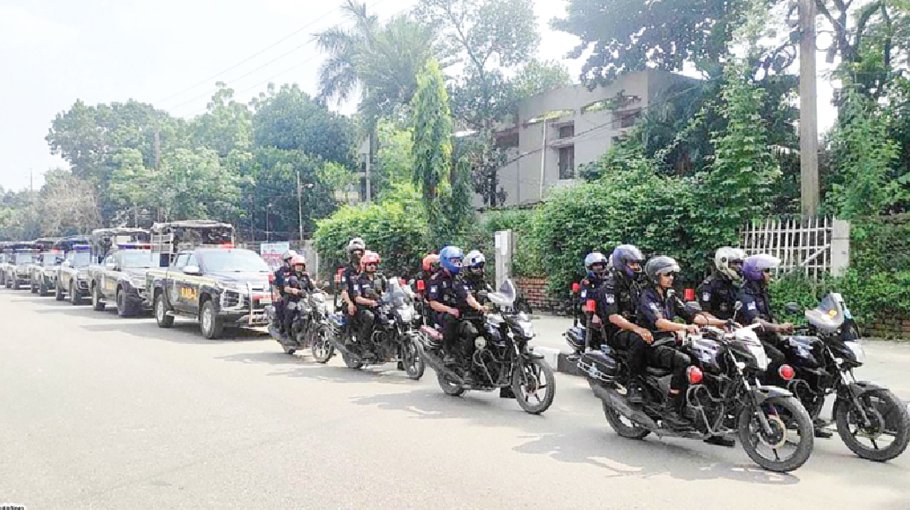 Law enforcers beef up security in Dhaka