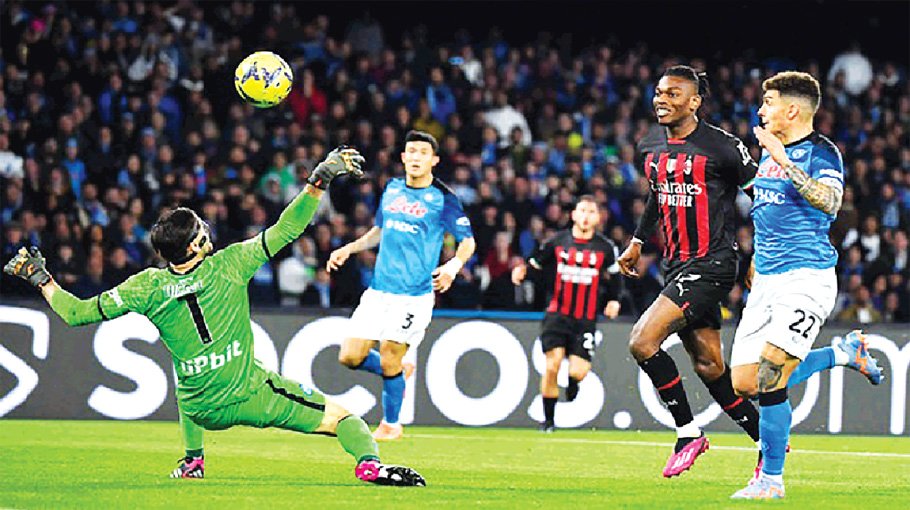 Napoli fightback to rescue 2-2 draw against Milan