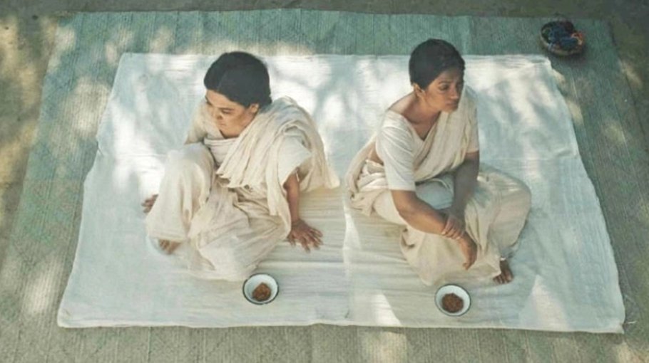 ‘Nakshi Kanthar Jamin’ gets award at Busan
