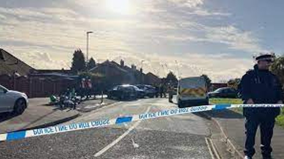 5 die in London house fire