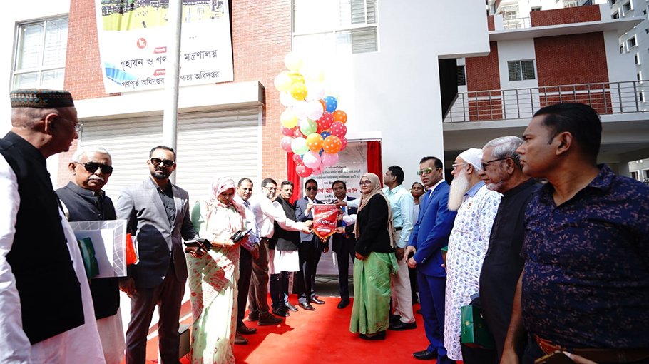 PM inaugurates 684 residential flats for govt officials, employees in Ctg