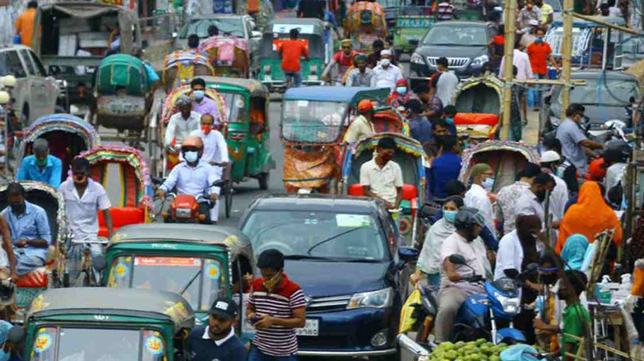 Illegal three-wheelers create traffic snarl in Cumilla