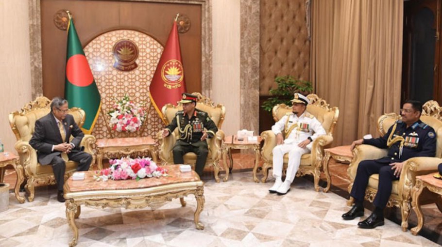 Chiefs of three  services call on President