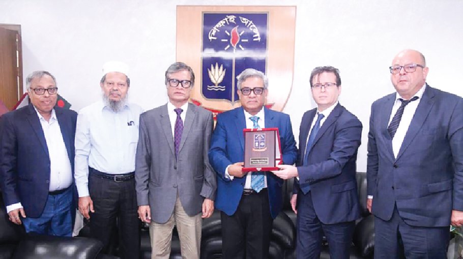Turkish Ambassador calls on DU VC