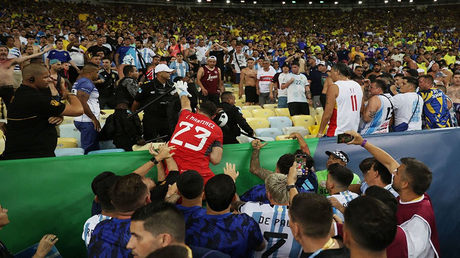 Argentina win over Brazil in a crowd troubled match at Maracana