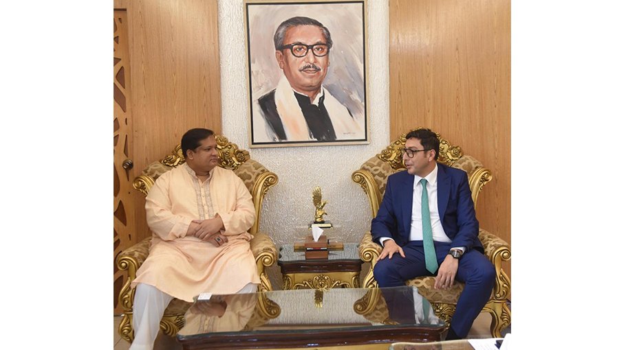 Azerbaijan Sports Minister calls on Zahid Ahsan Russel 