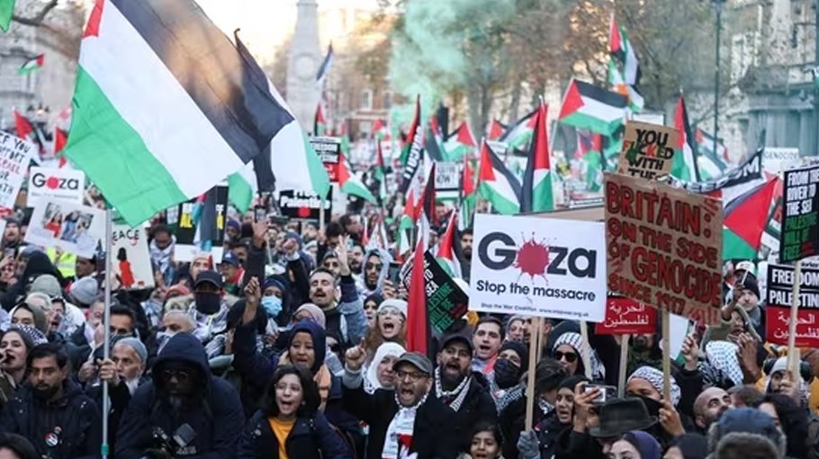 Thousands join march in London demanding permanent ceasefire
