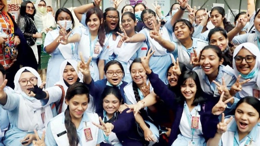 Girls out perform boys in HSC   exams