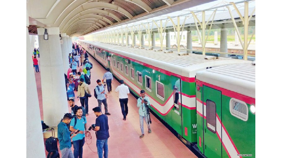 Cox’s Bazar Express rolls out in pomp