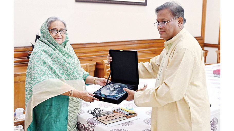PM receives ‘Asia Climate Mobility Champion  Leader Award’