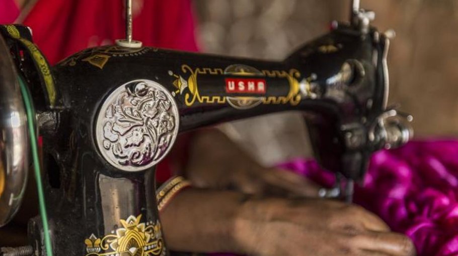 Widow gets sewing machine from journos 