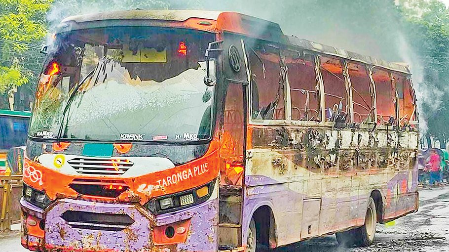 BNP-Jamaat arsonists torch 14 vehicles in last 2 days