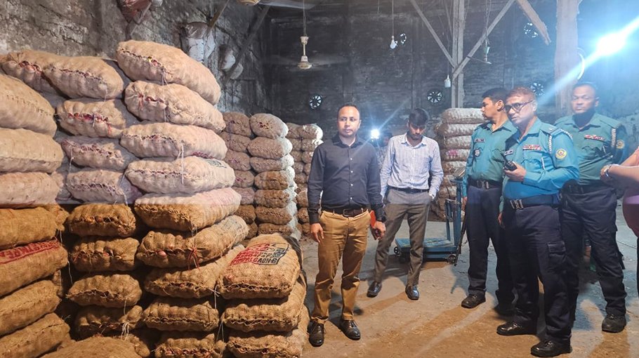 Drive in Chaktai-Khatunganj to control onion market