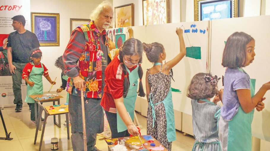 Gallery Cosmos hosts day-long art event to mark Victory Day