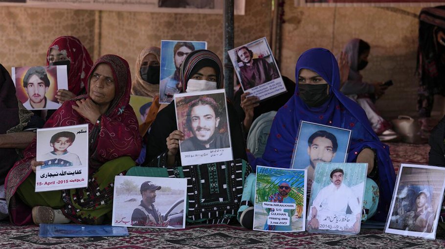 Pak police free 290 Baloch activists arrested while protesting  extrajudicial killings