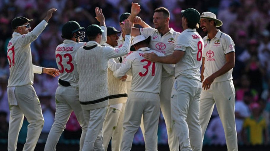 Hazlewood blitz puts Aussies in command