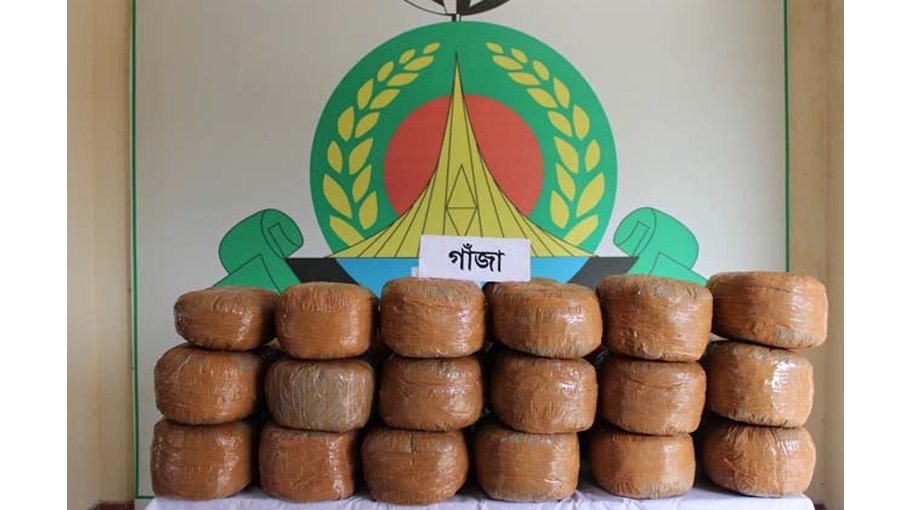 Man held with   135kg ganja