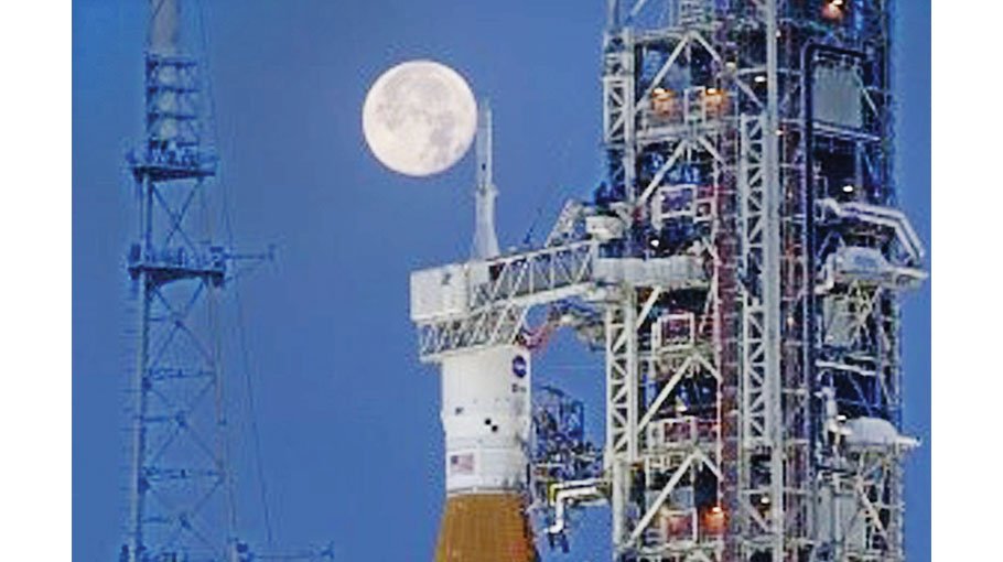 More delays for NASA’s astronaut moonshots