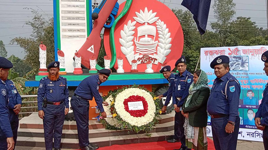 10 policemen killed in road crash remembered
