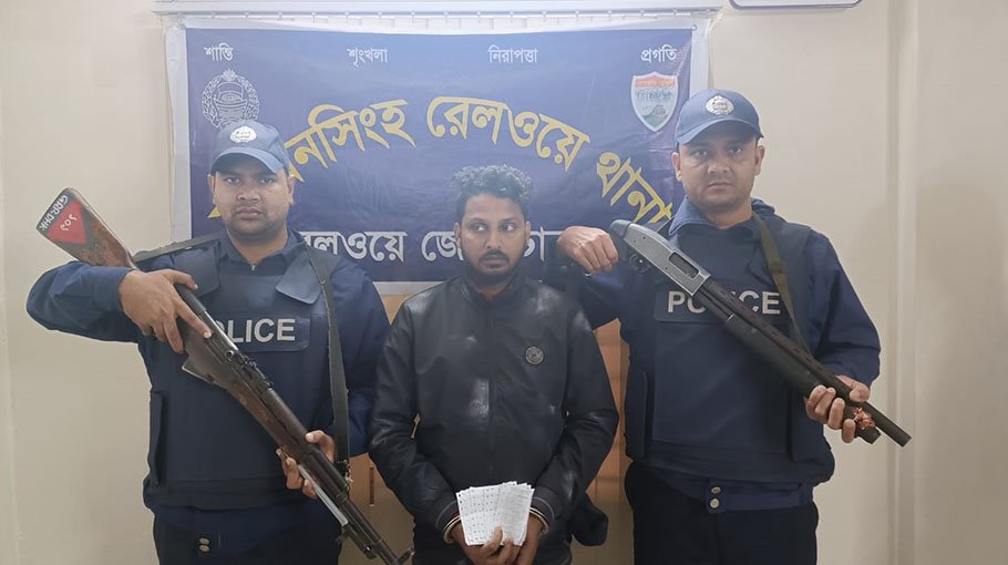 10 nabbed with Indian sugar 