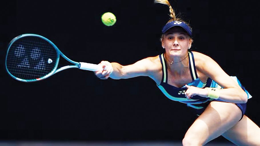 Yastremska’s fairytale run upsets Azarenka 