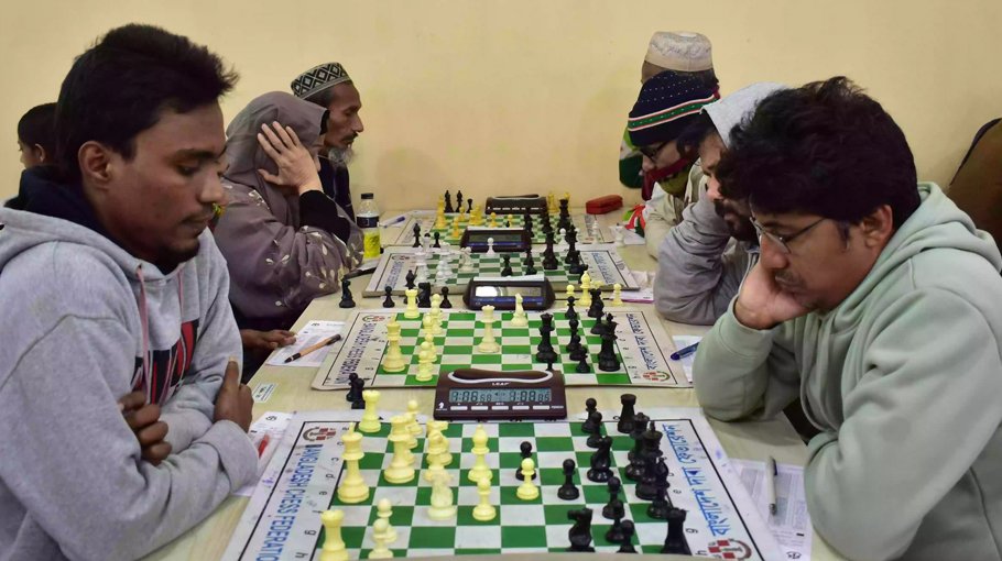 IM Minhaz takes solo lead in the Int'l Rating Chess 