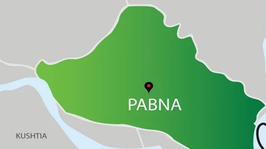 One killed   in Santhia   road accident