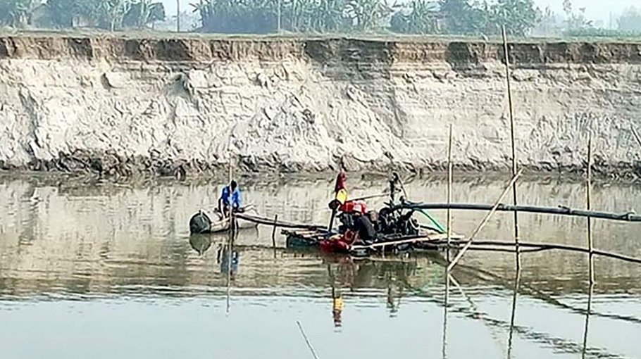 Sand extraction threatens sluice gate, flood control dam in Fulchhari