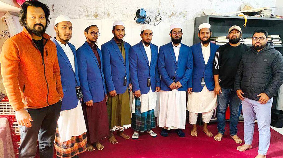 Warm clothes distributed in Jhenaidah, Ishwardi 