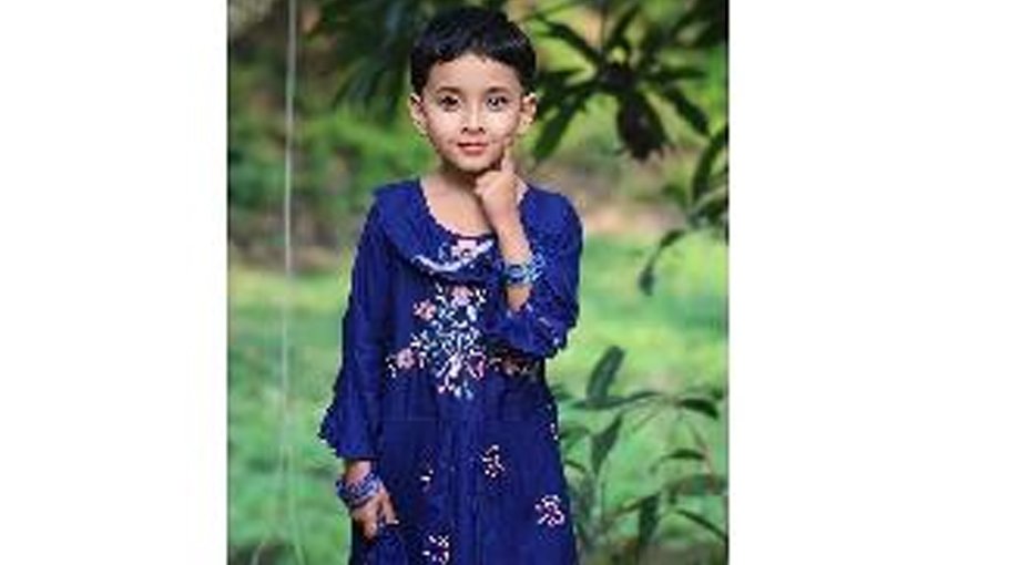 Schoolgirl dies after falling off rooftop in Chattogram