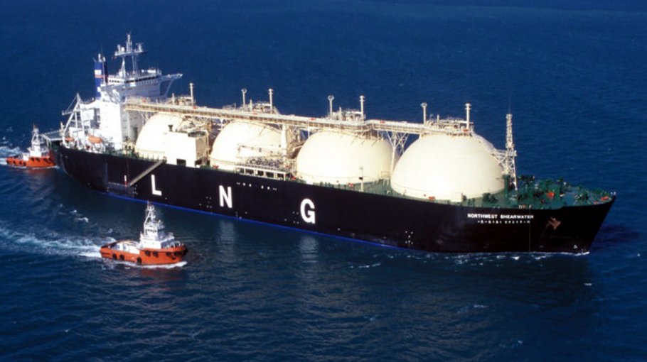 Country gains by spot LNG import