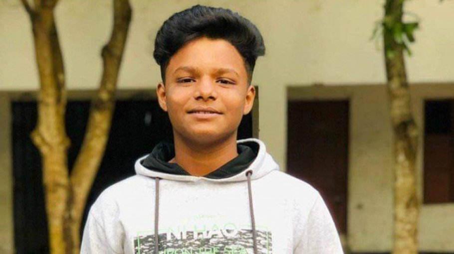 SSC examinee murdered for protesting eve teasing