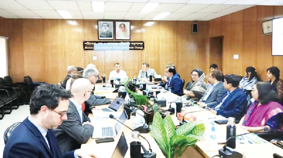 Paris keen to boost collaboration with Dhaka to combat climate change