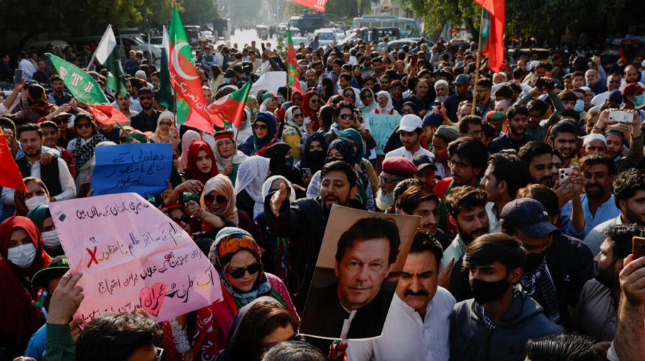 Imran supporters, other parties block highways to protest Pakistan polls results