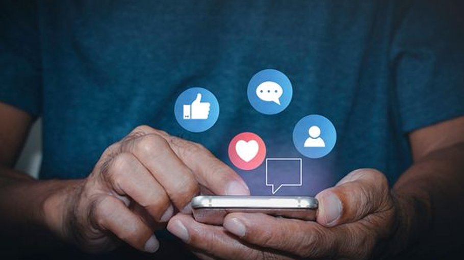 How social media transformed   the information landscape