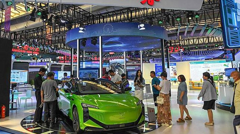 China dominates global new energy car sales