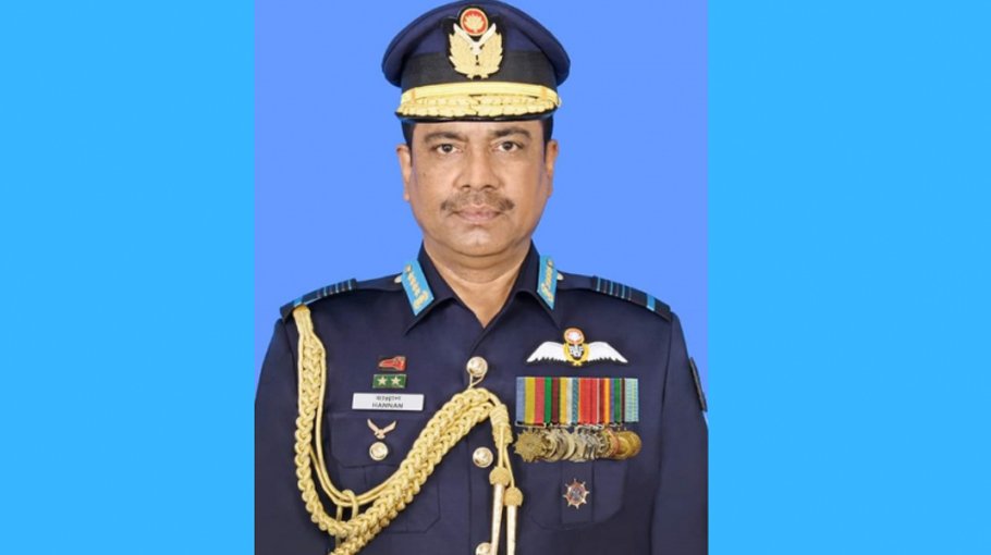 Air Chief leaves for Italy 